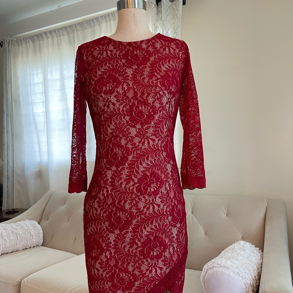 Red lace body con slit thigh cocktail dress -S